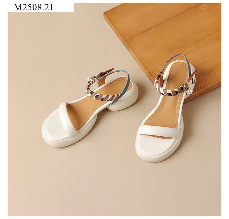 Giày sandal nữ đế dày hè 2024