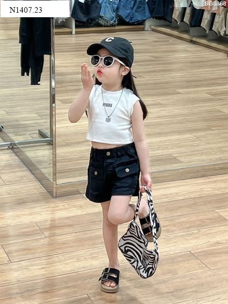 Áo crt sát nách miuu và quần short bé gái