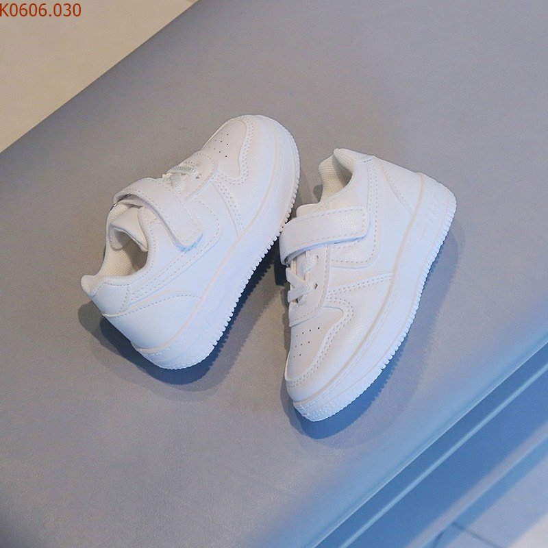 GIÀY SNEAKER TRẮNG CHO BÉ