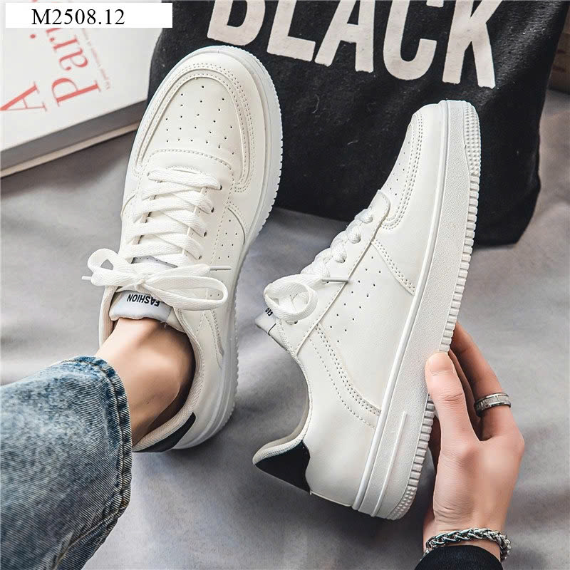 Giày Sneaker Trắng - Mùa Hè 2023